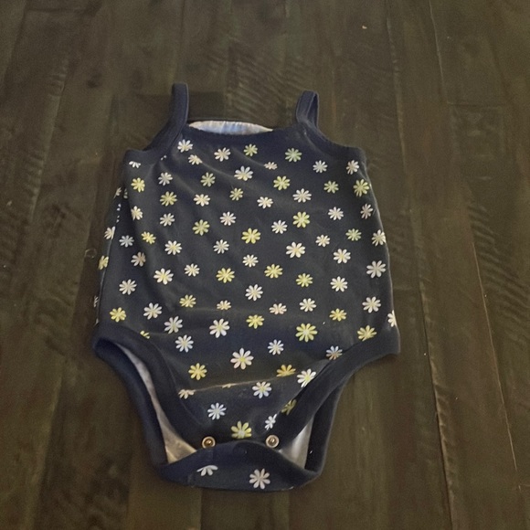 Flower onsie - Picture 1 of 1